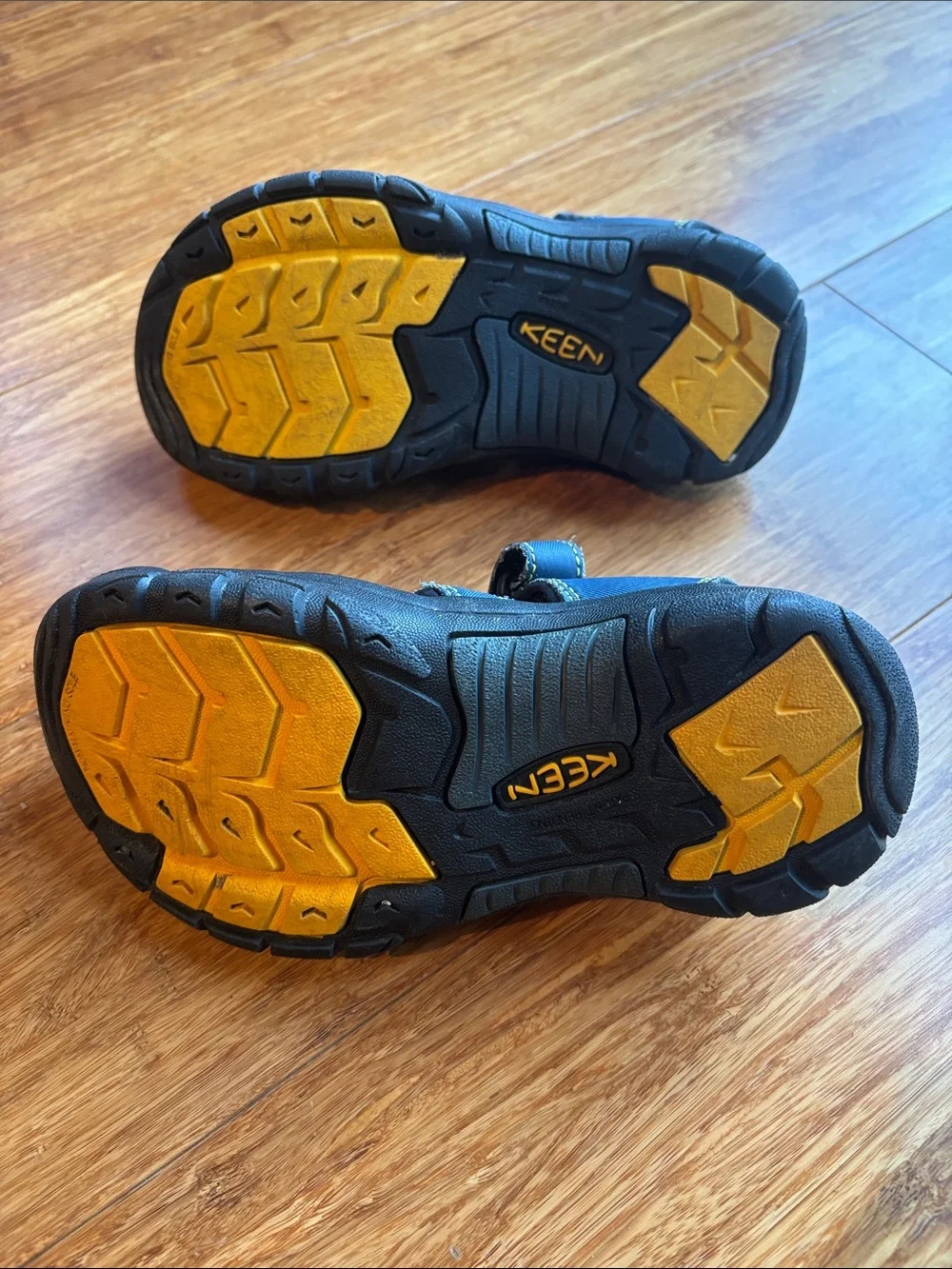 Keen Kids Navy and Black Closed-Toe Outdoor Sandals